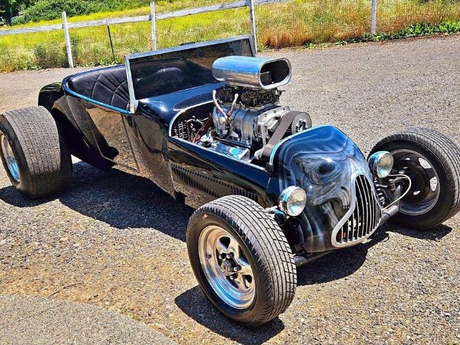 Vehicle photo